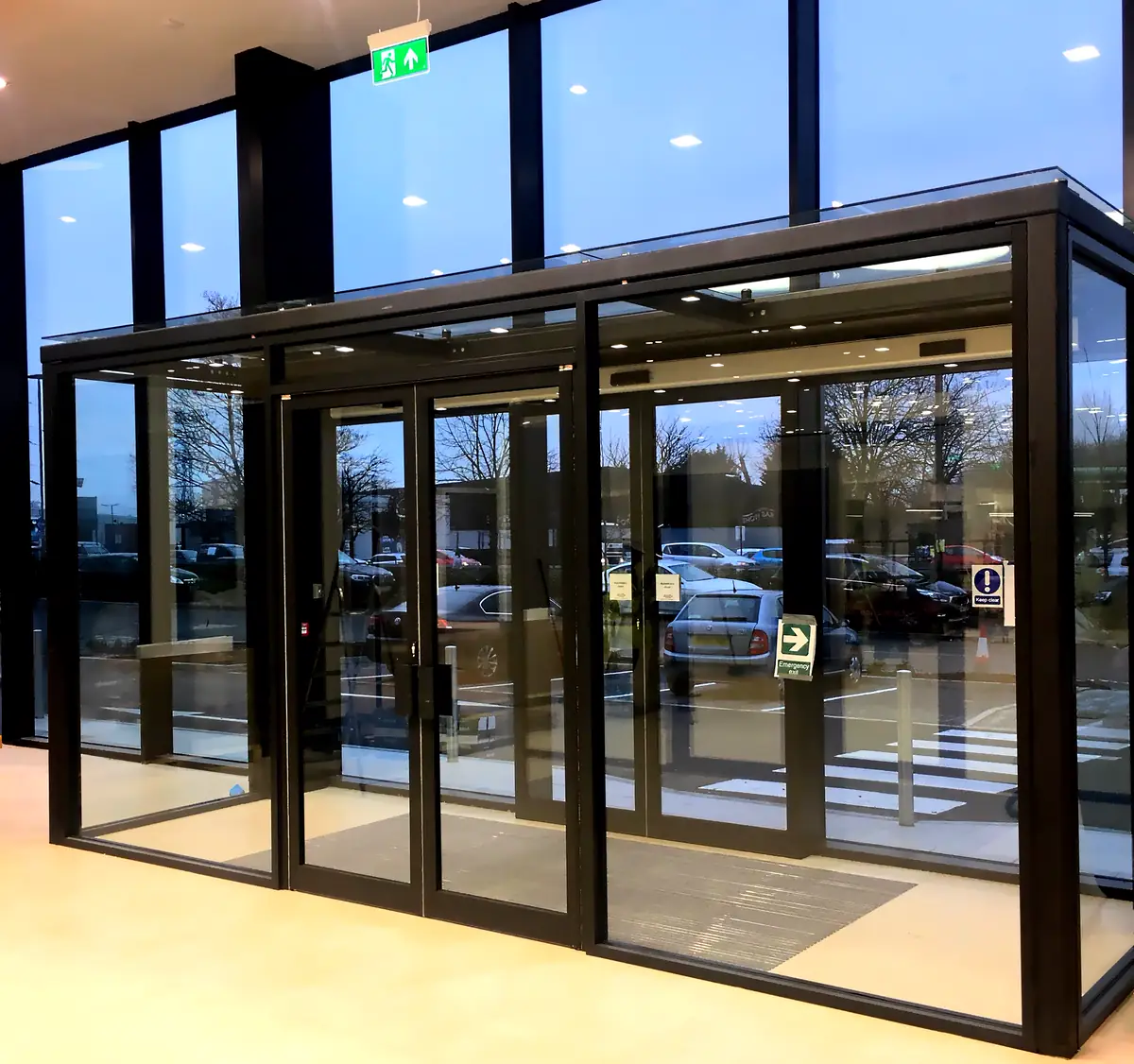 Porcelanosa, Reading, photograph 2