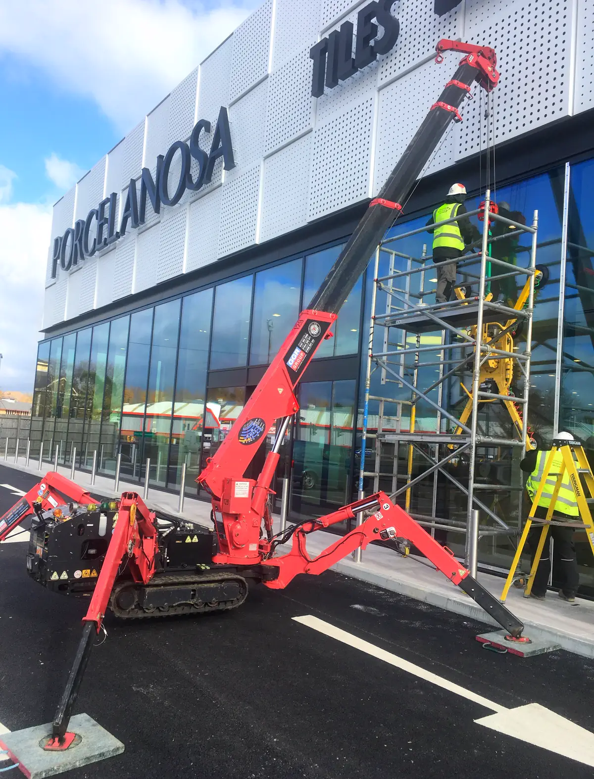Glass replacement at the new Porcelanosa showroom!